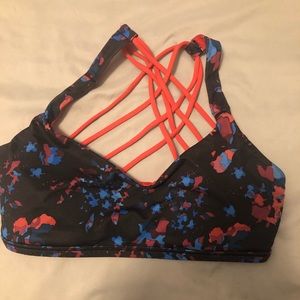 Lululemon sports bra